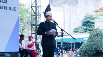 PERINGATAN HARI JADI KE-109 KOTA TEBING TINGGI: WALI KOTA PAPARKAN CAPAIAN STRATEGIS DALAM PARIPURNA DPRD HINGGA PENYERAHAN BANTUAN PERTANIAN DI HALAMAN BALAI KOTA