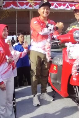 RIBUAN WARGA TEBING TINGGI PADATI LAPANGAN MERDEKA MERIAHKAN SEMARAK HUT KE-81 RI